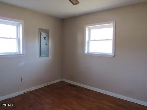$75,000 | 301 Rose Hill Drive, Rose Hill, VA 24281