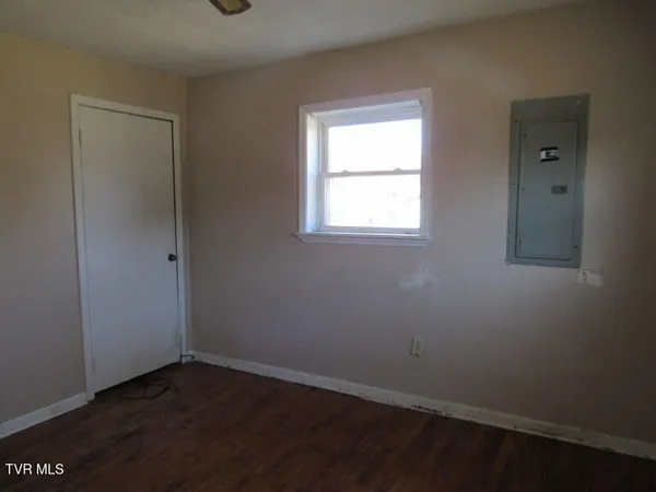 $75,000 | 301 Rose Hill Drive, Rose Hill, VA 24281