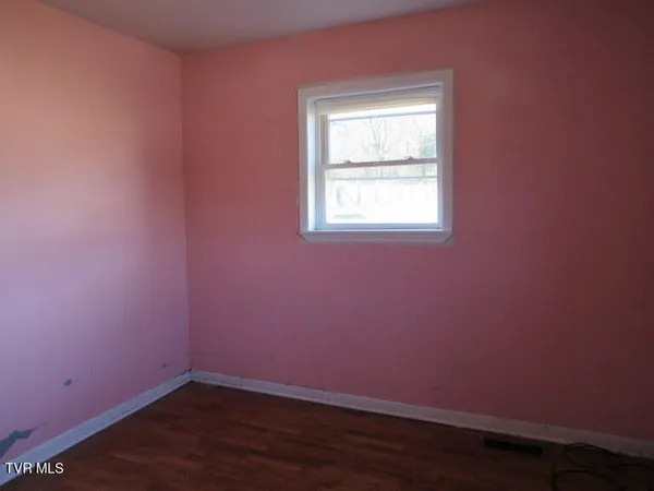 $75,000 | 301 Rose Hill Drive, Rose Hill, VA 24281