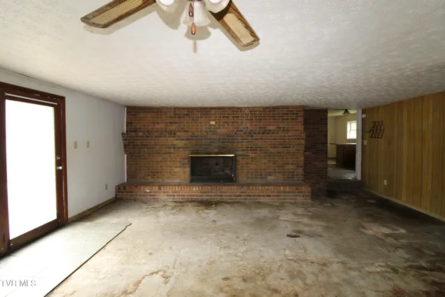 $85,000 | 301 Rose Hill Drive, Rose Hill, VA 24281