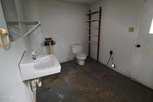 $85,000 | 301 Rose Hill Drive, Rose Hill, VA 24281