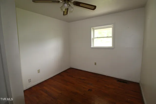 $85,000 | 301 Rose Hill Drive, Rose Hill, VA 24281