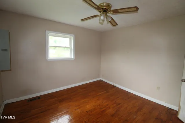 $85,000 | 301 Rose Hill Drive, Rose Hill, VA 24281