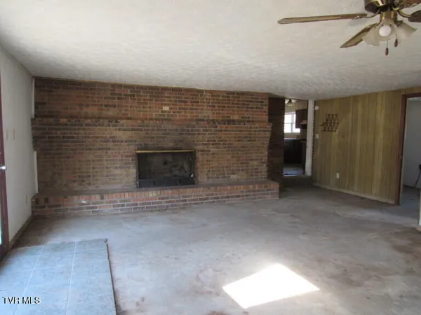 $75,000 | 301 Rose Hill Drive, Rose Hill, VA 24281