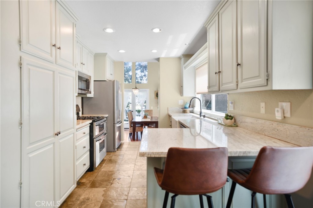 163 South Grass Valley Road Lake Arrowhead, CA 92391 - Photo 13 of 35