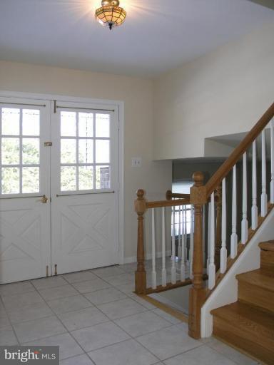 11051 Ring Road Reston, VA 20190 - Photo 5 of 28 Entrance / Foyer