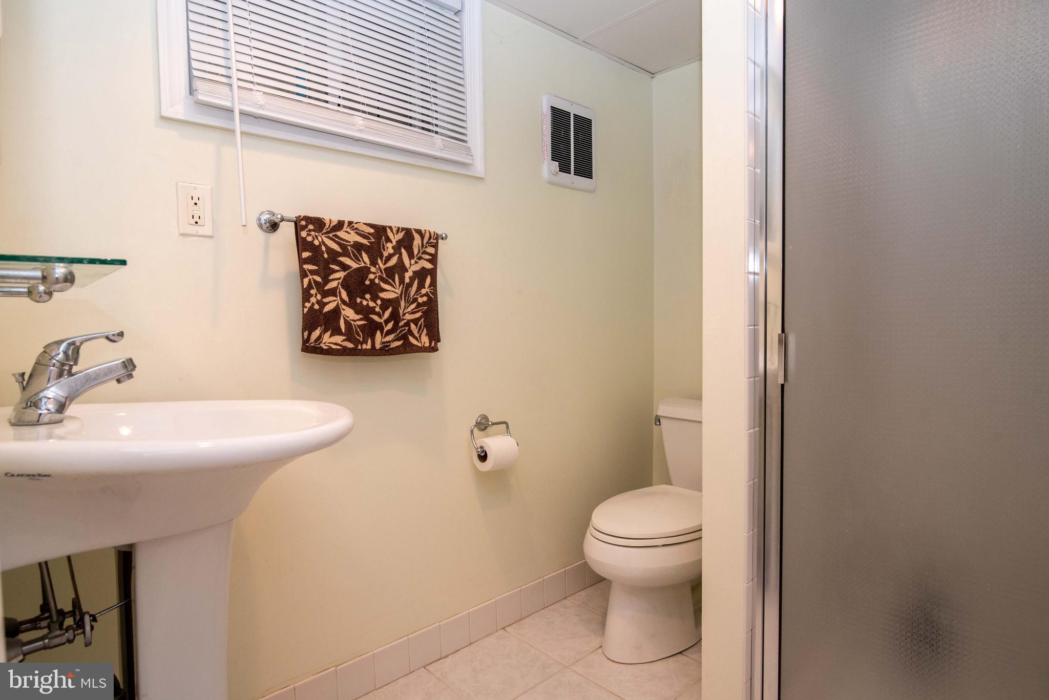 13 Fairhaven Road Havertown, PA 19083 - Photo 22 of 28 Lower level full bath