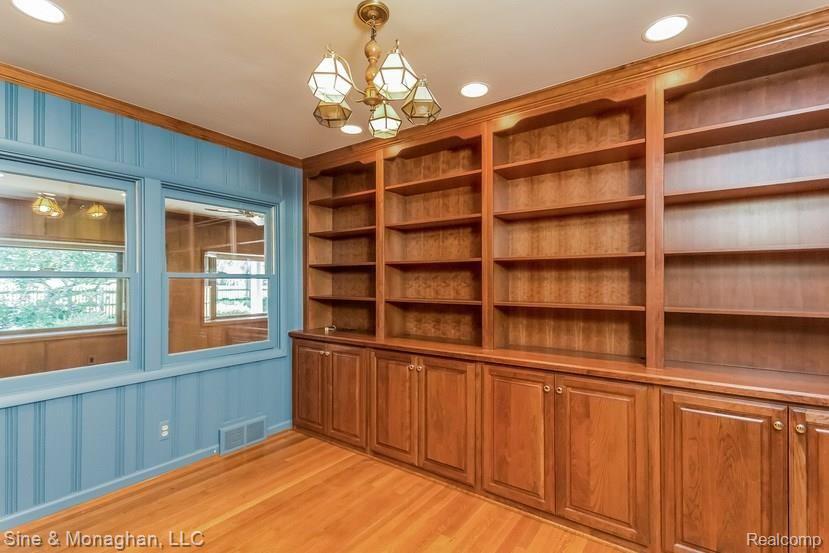 21 Hawthorne Road Grosse Pointe, MI 48236 - Photo 28 of 80 023-Office-2094157-small.jpg