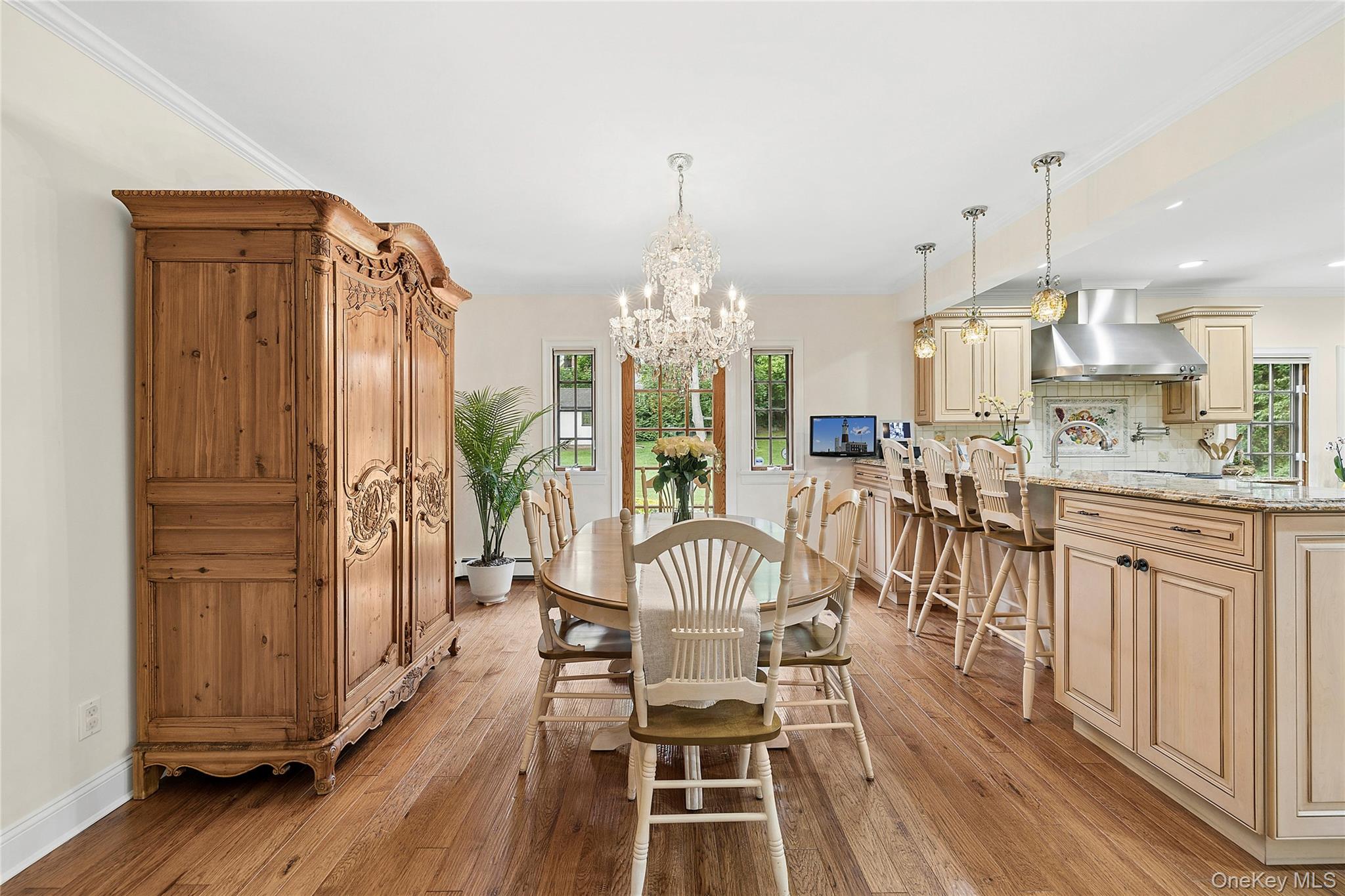 84 Luquer Road Manhasset, NY 11030 - Photo 6 of 30