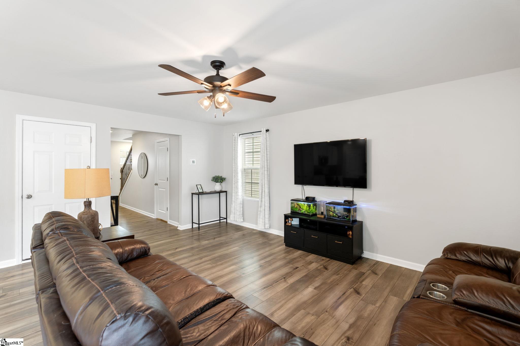 1929 Landrow Lane Boiling Springs, SC 29316 - Photo 12 of 32