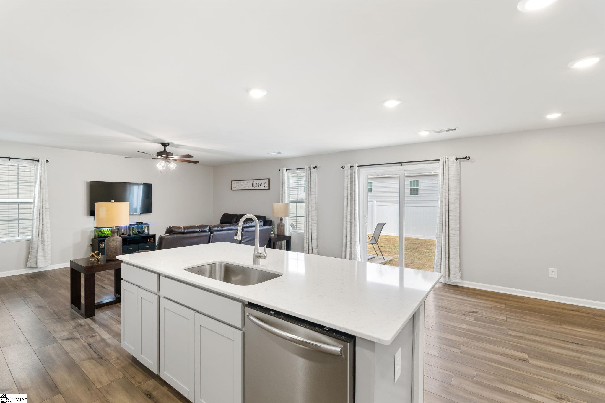 1929 Landrow Lane Boiling Springs, SC 29316 - Photo 6 of 32