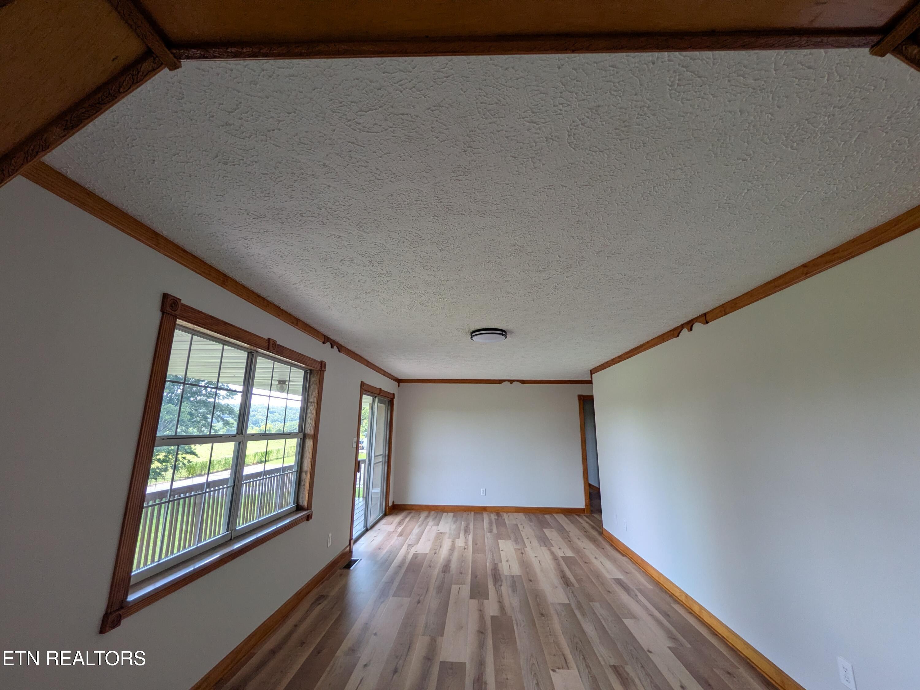 10024 Rutledge Pike Corryton, TN 37721 - Photo 17 of 29 3524