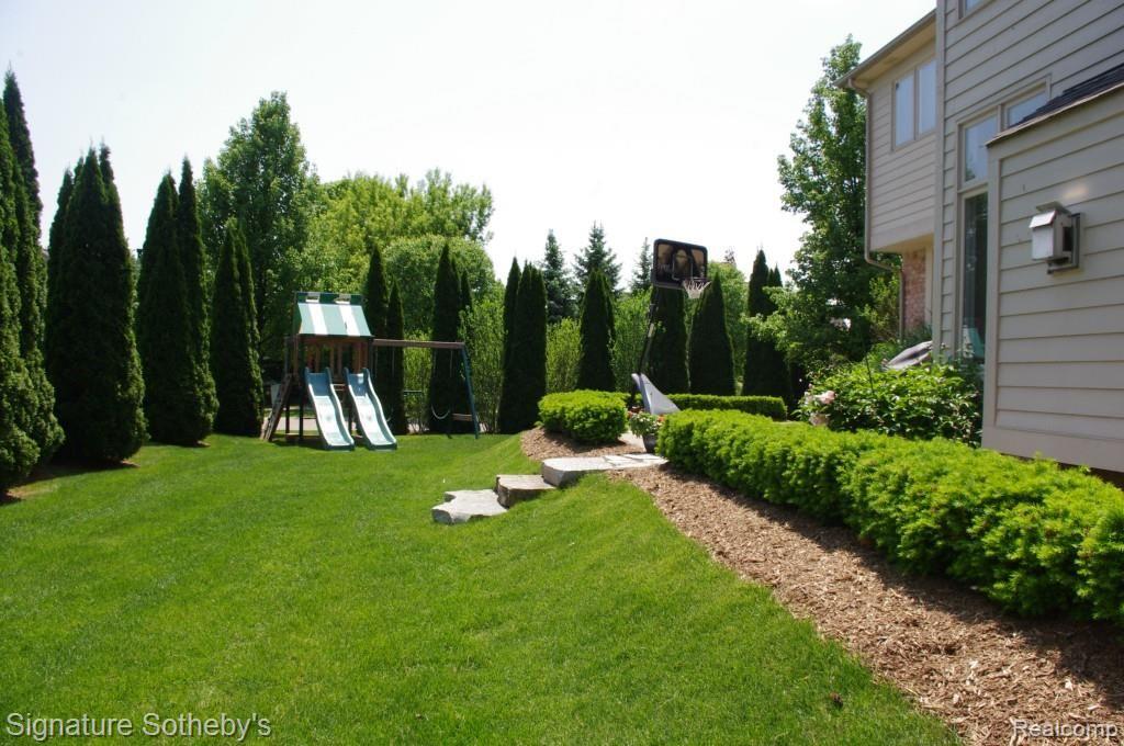1331 Tulberry Circle Rochester, MI 48306 - Photo 24 of 26