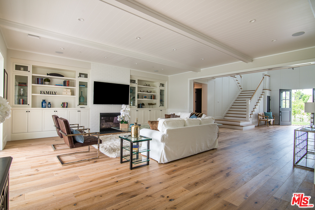 4425 Beck Avenue Studio City, CA 91602 - Photo 13 of 48 a living room with furniture flat screen tv and wooden floor