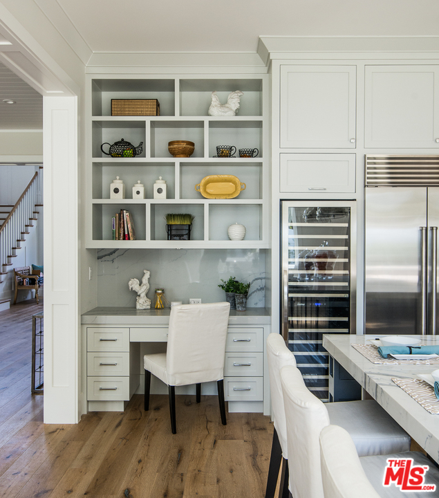 4425 Beck Avenue Studio City, CA 91602 - Photo 20 of 48 a workspace with furniture window and wooden floor