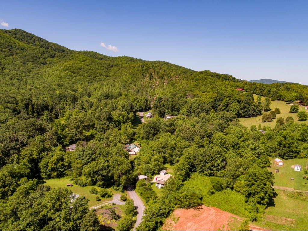 124 Loveless Road Elizabethton, TN 37643 - Photo 29 of 36 Photo 29