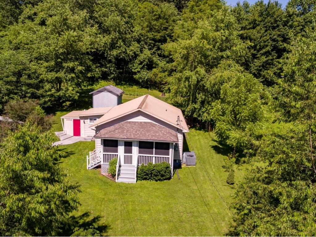 124 Loveless Road Elizabethton, TN 37643 - Photo 33 of 36 Photo 33