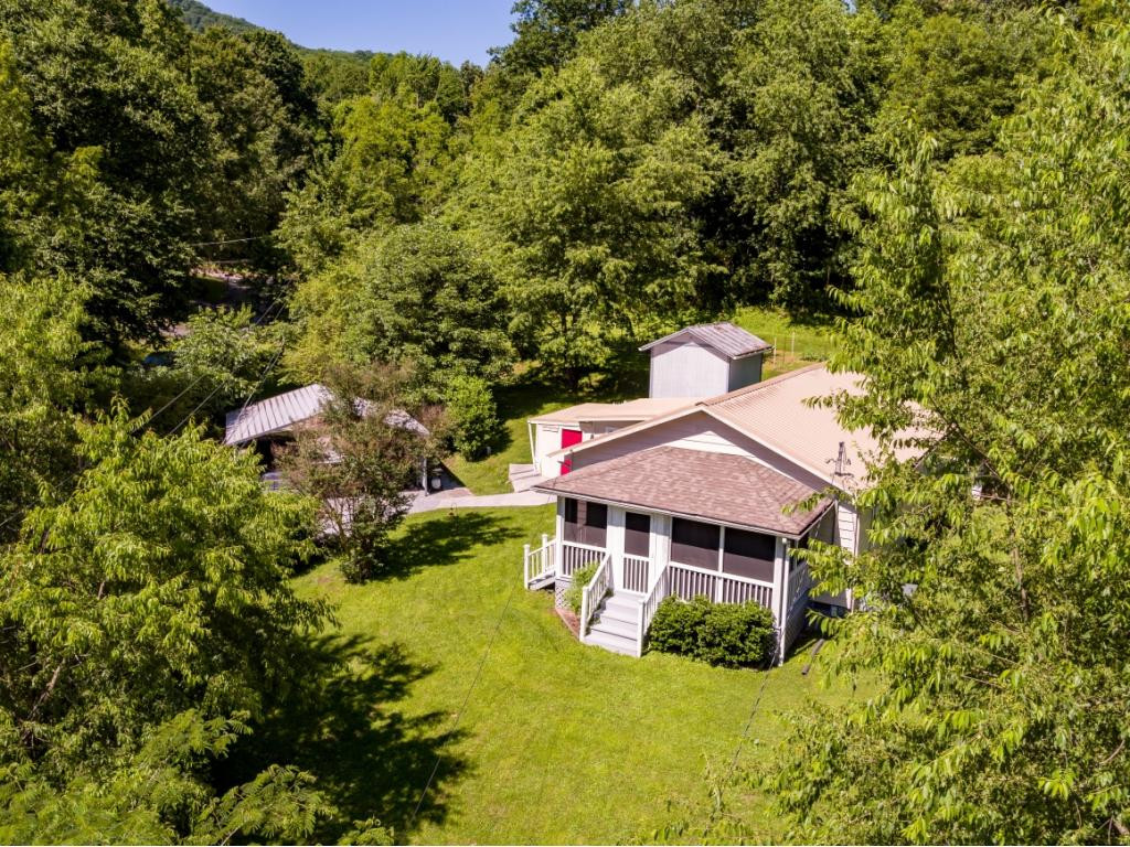 124 Loveless Road Elizabethton, TN 37643 - Photo 34 of 36 Photo 34