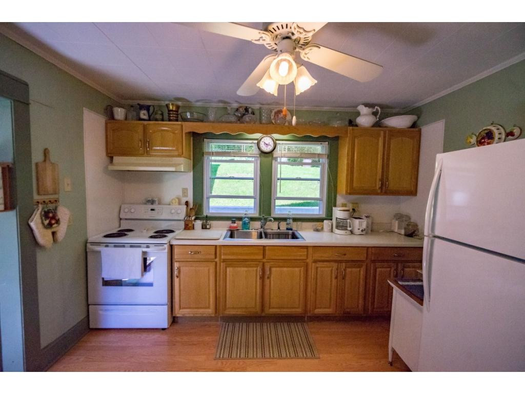 124 Loveless Road Elizabethton, TN 37643 - Photo 10 of 36 Photo 10
