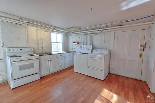 $850,000 | 49-51 Worth Avenue, Hudson, NY 12534