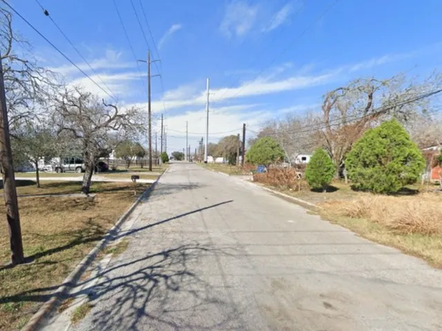 $10,999 | 900 South Buchanan Street, Beeville, TX 78102