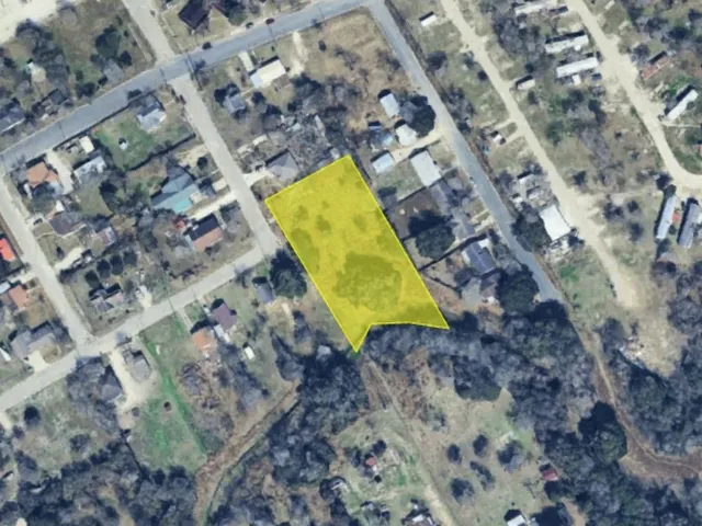 $10,999 | 900 South Buchanan Street, Beeville, TX 78102