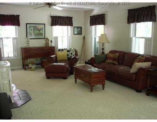 201 Big Oak Road Dunbar, WV 25064 - Photo 5 of 8 Living Room.