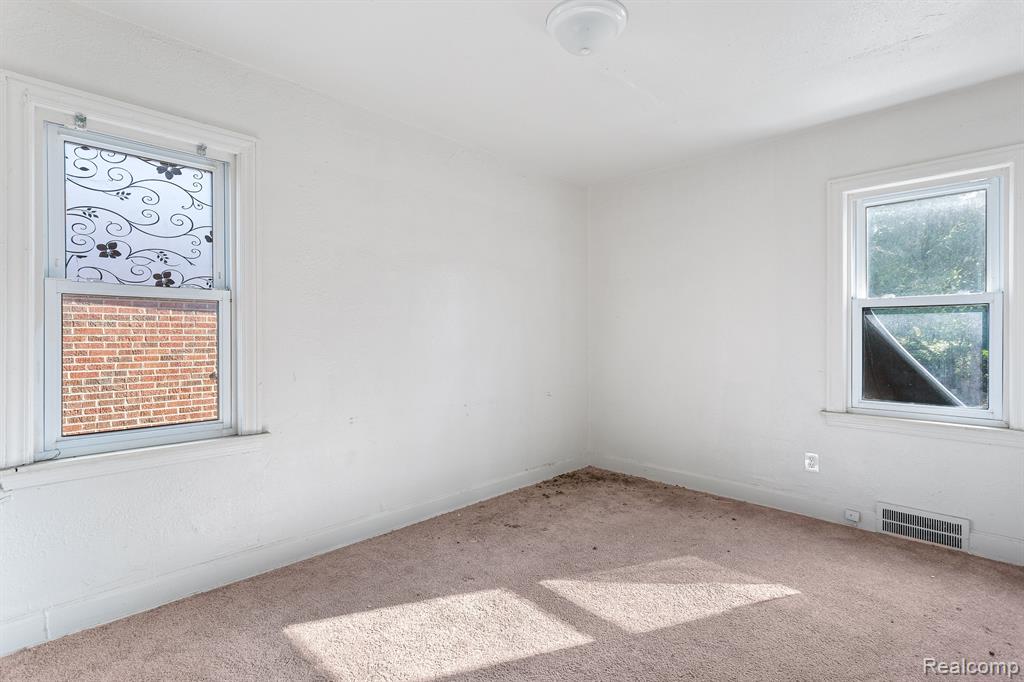 9534 Rutland Street Detroit, MI 48227 - Photo 14 of 31