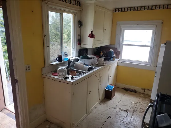 $299,900 | 10 Young Avenue, Warwick, RI 02889