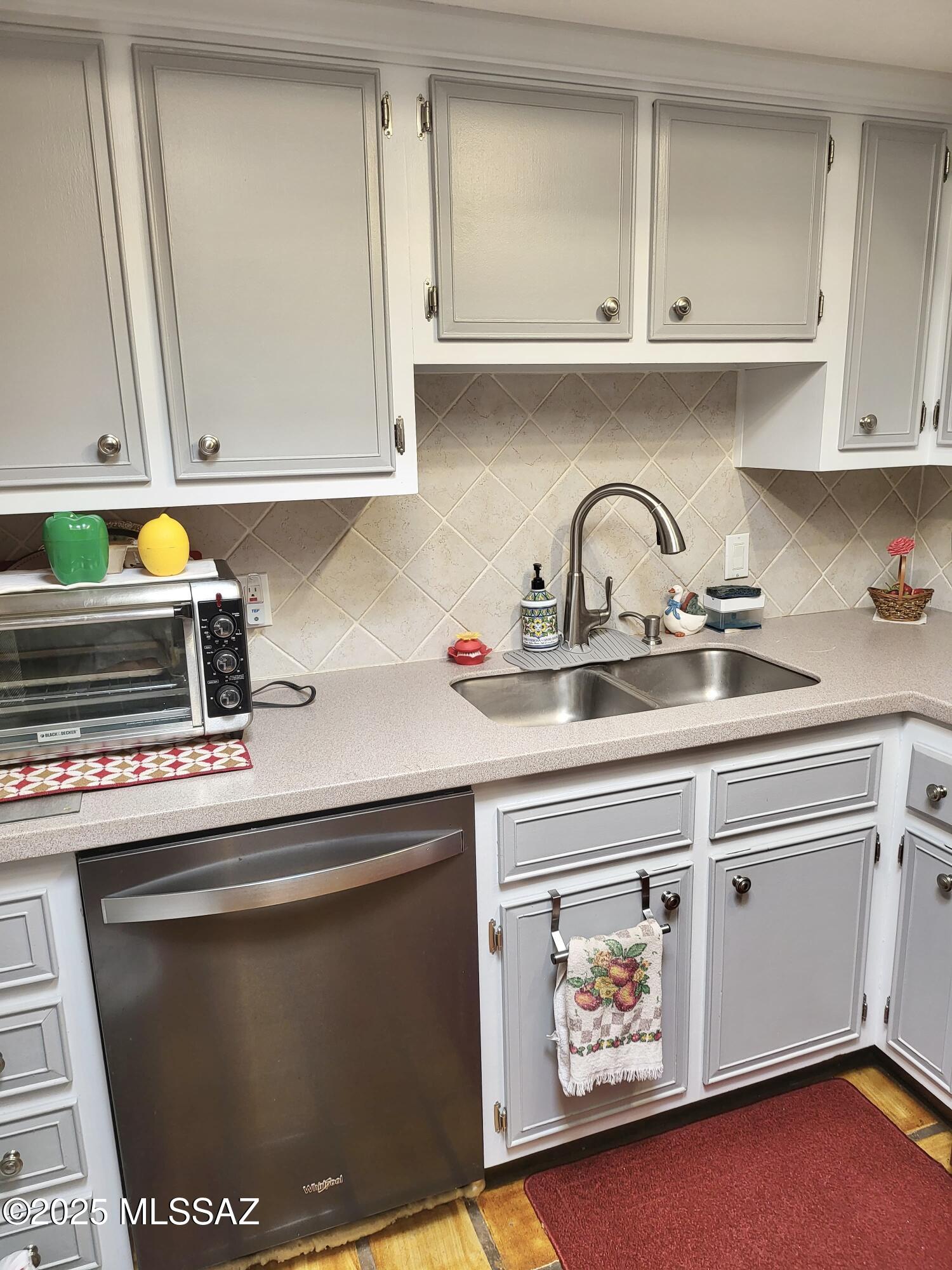 8255 North Oracle Road, Unit 203 Tucson, AZ 85704 - Photo 16 of 25 8b62af42-a377-43e5-b88c-c495909c2649