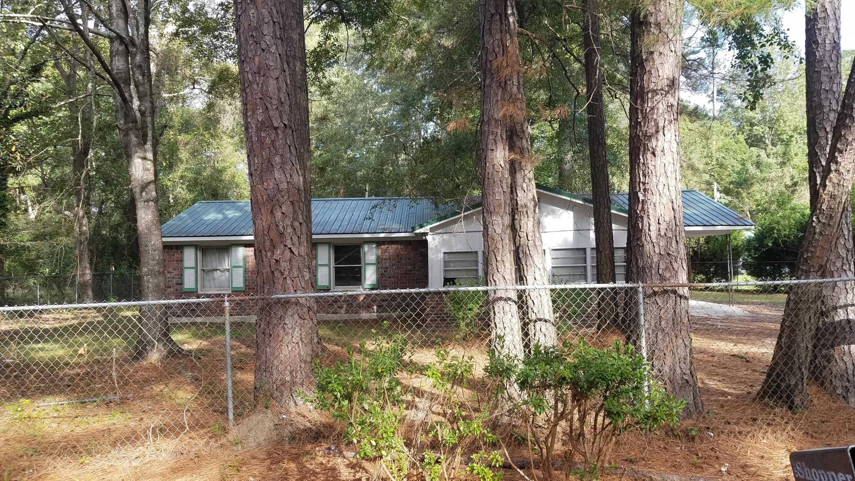 209 Gadsden Loop Walterboro, SC 29488 - Photo 1 of 12 20201019_100706