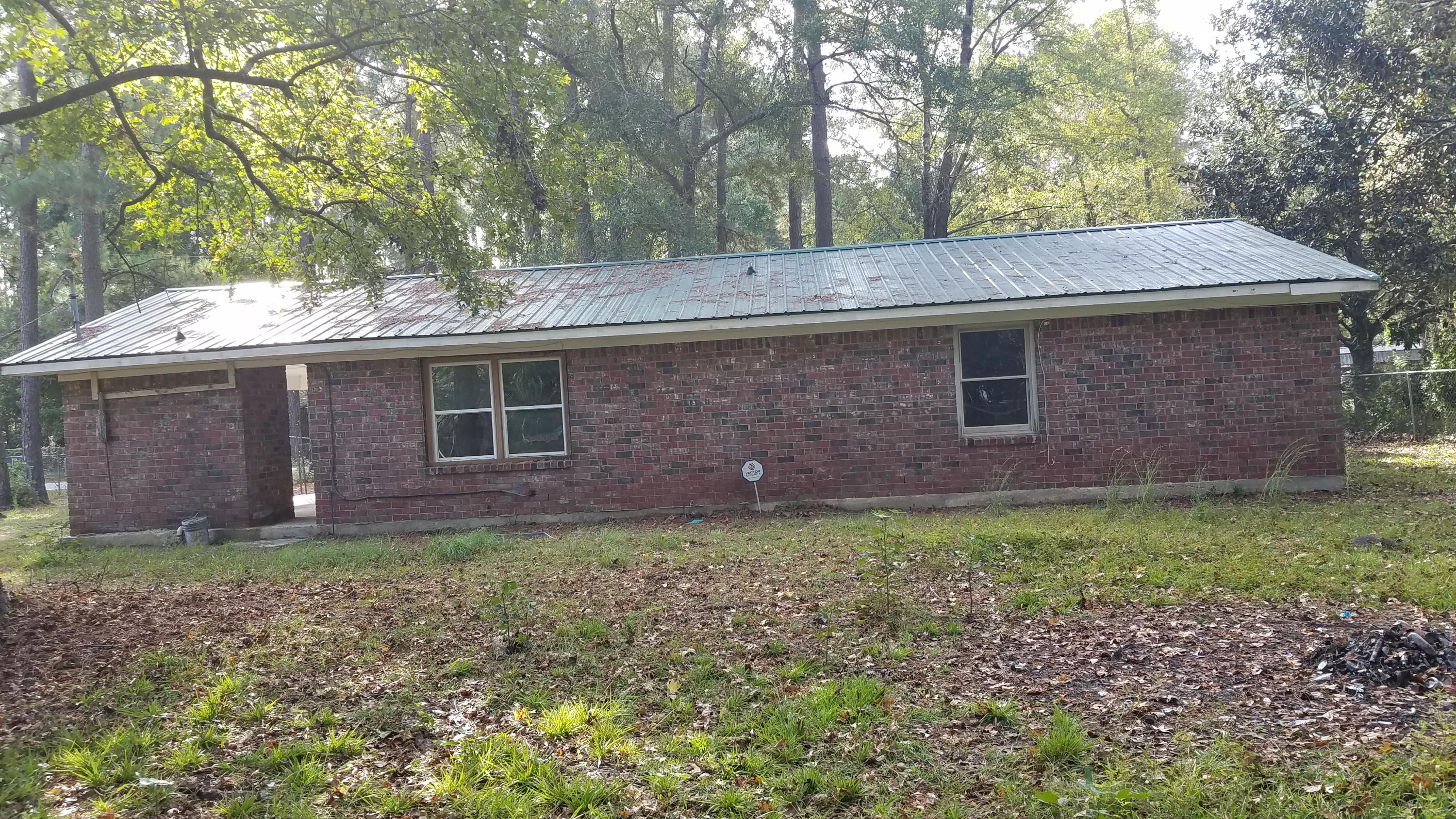 209 Gadsden Loop Walterboro, SC 29488 - Photo 3 of 12 20201019_100833
