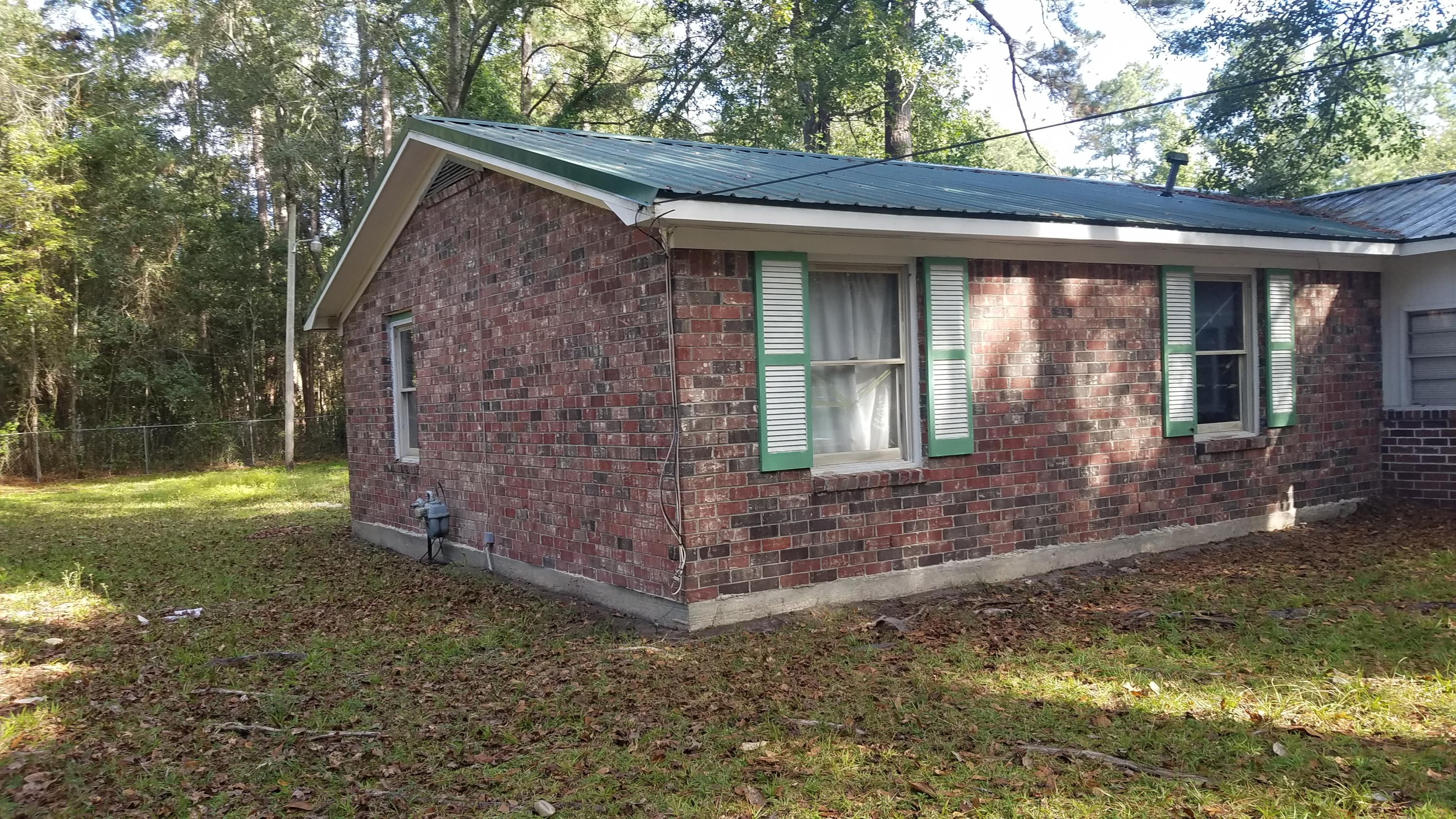 209 Gadsden Loop Walterboro, SC 29488 - Photo 8 of 12 20201019_100942
