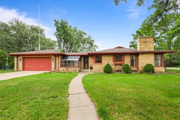 $274,900 | 1505 8th Avenue North, St. Cloud, MN 56303