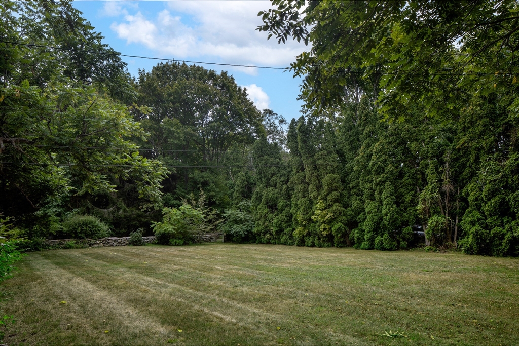 37 Ned's Point Road Mattapoisett, MA 02739 - Photo 4 of 42