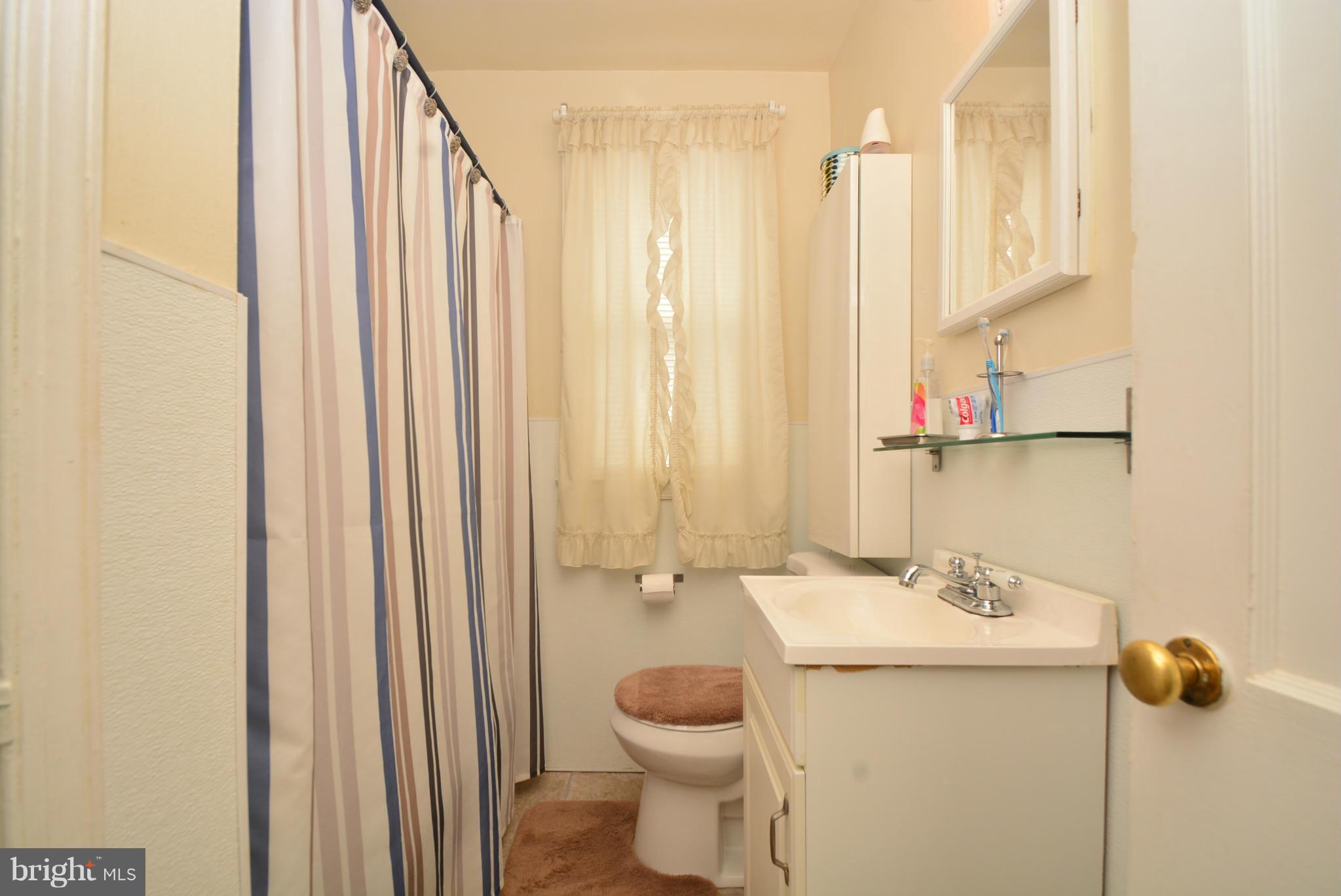 566 Chalcot Square Baltimore, MD 21221 - Photo 10 of 16 Bath