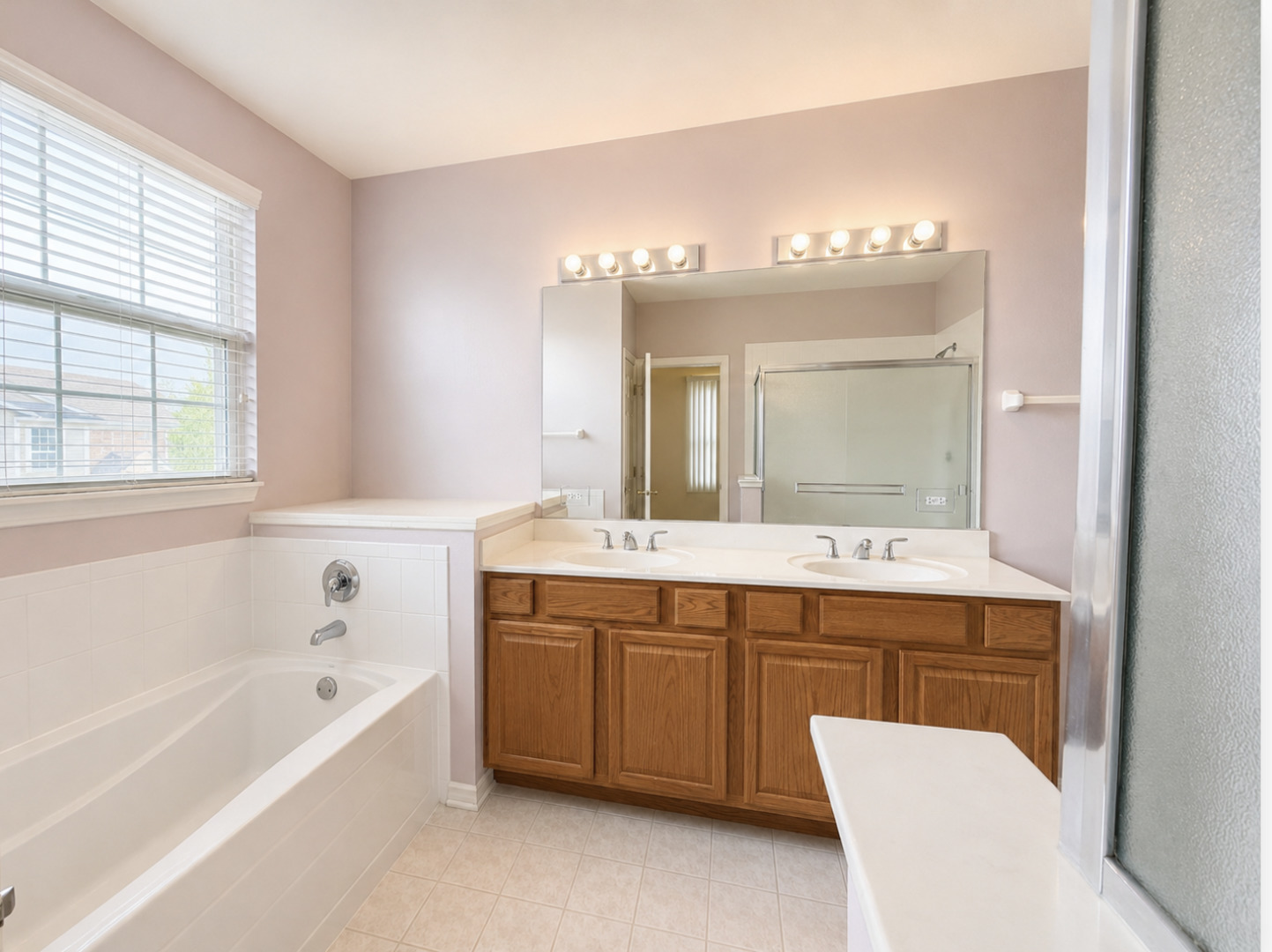 1361 Scarboro Road, Unit 404 Schaumburg, IL 60193 - Photo 9 of 16