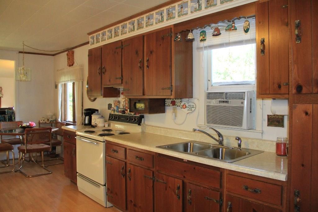 184 Indian Rest Road Harpswell, ME 04079 - Photo 25 of 35 Kitchen and dining.