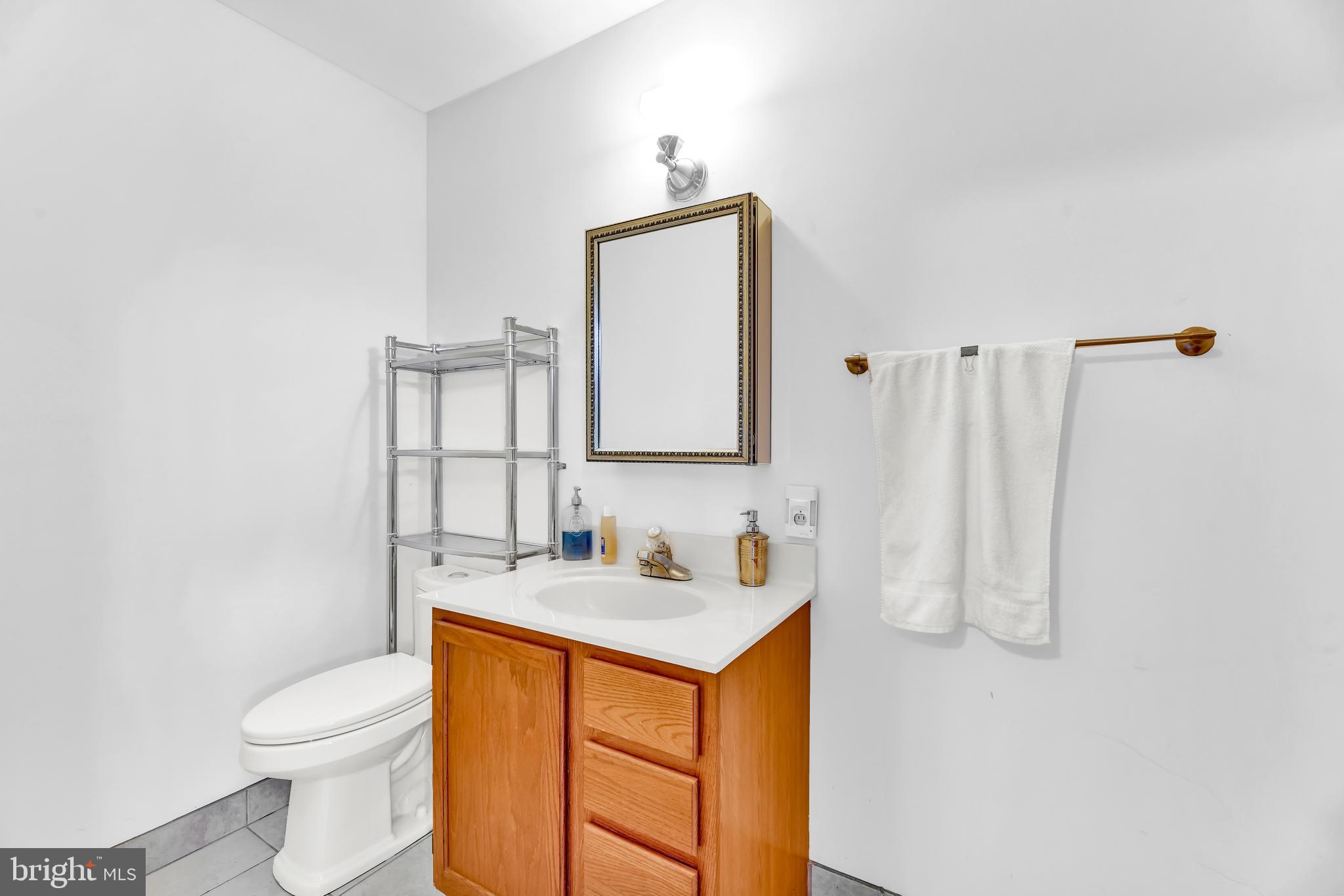 4565-10 Ten Oaks Road Dayton, MD 21036 - Photo 15 of 39 Main Level Half Bath