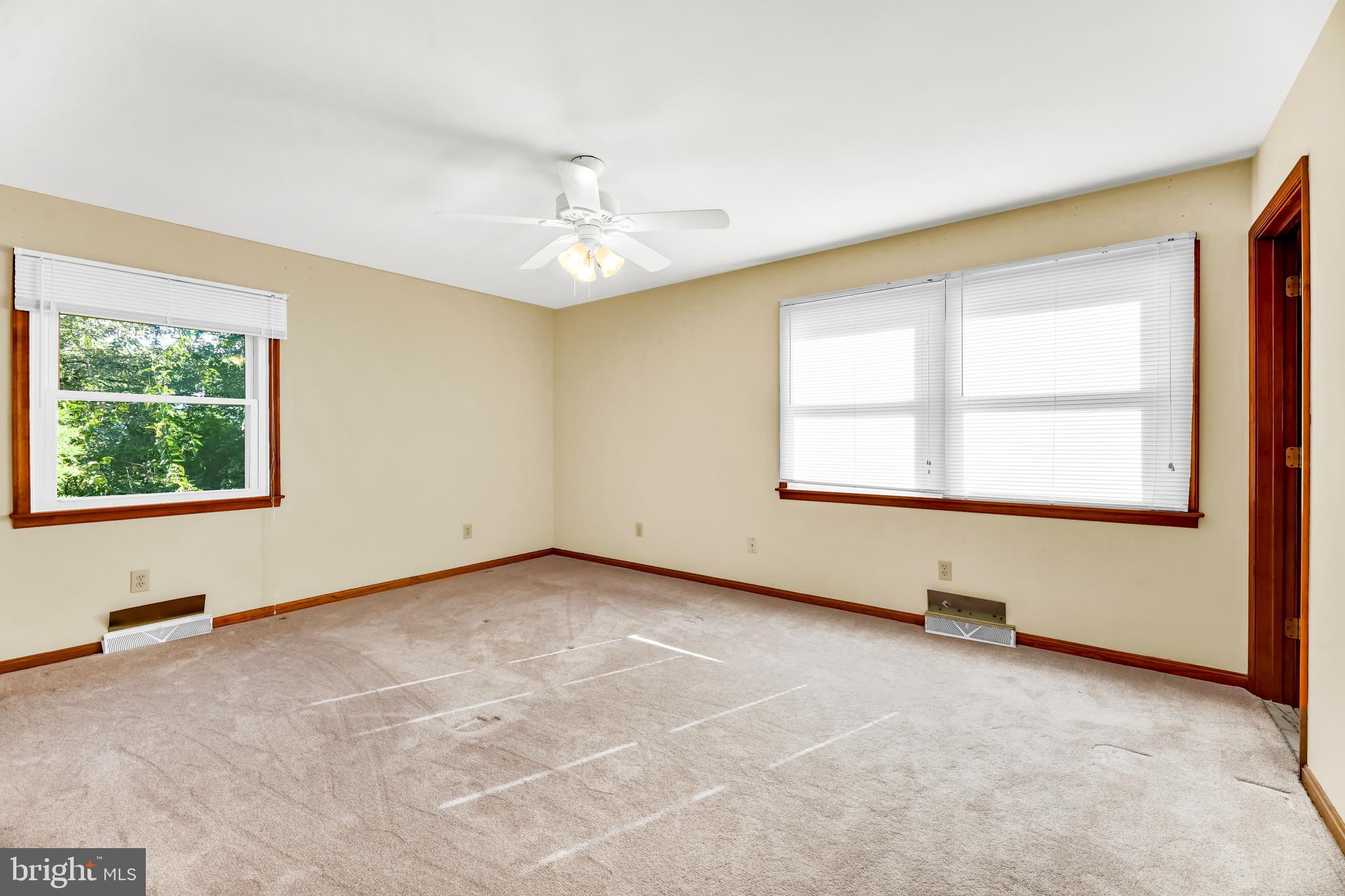 4565-10 Ten Oaks Road Dayton, MD 21036 - Photo 20 of 39 Sunny Master BR