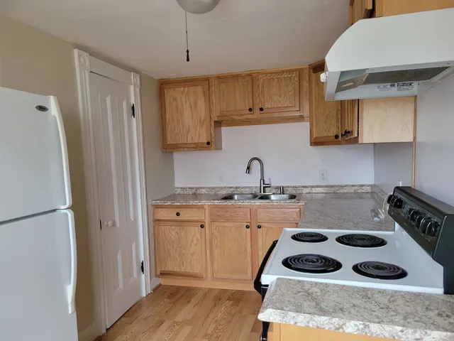 $2,000 | 106 A Emerson Avenue, Hampstead, NH 03841