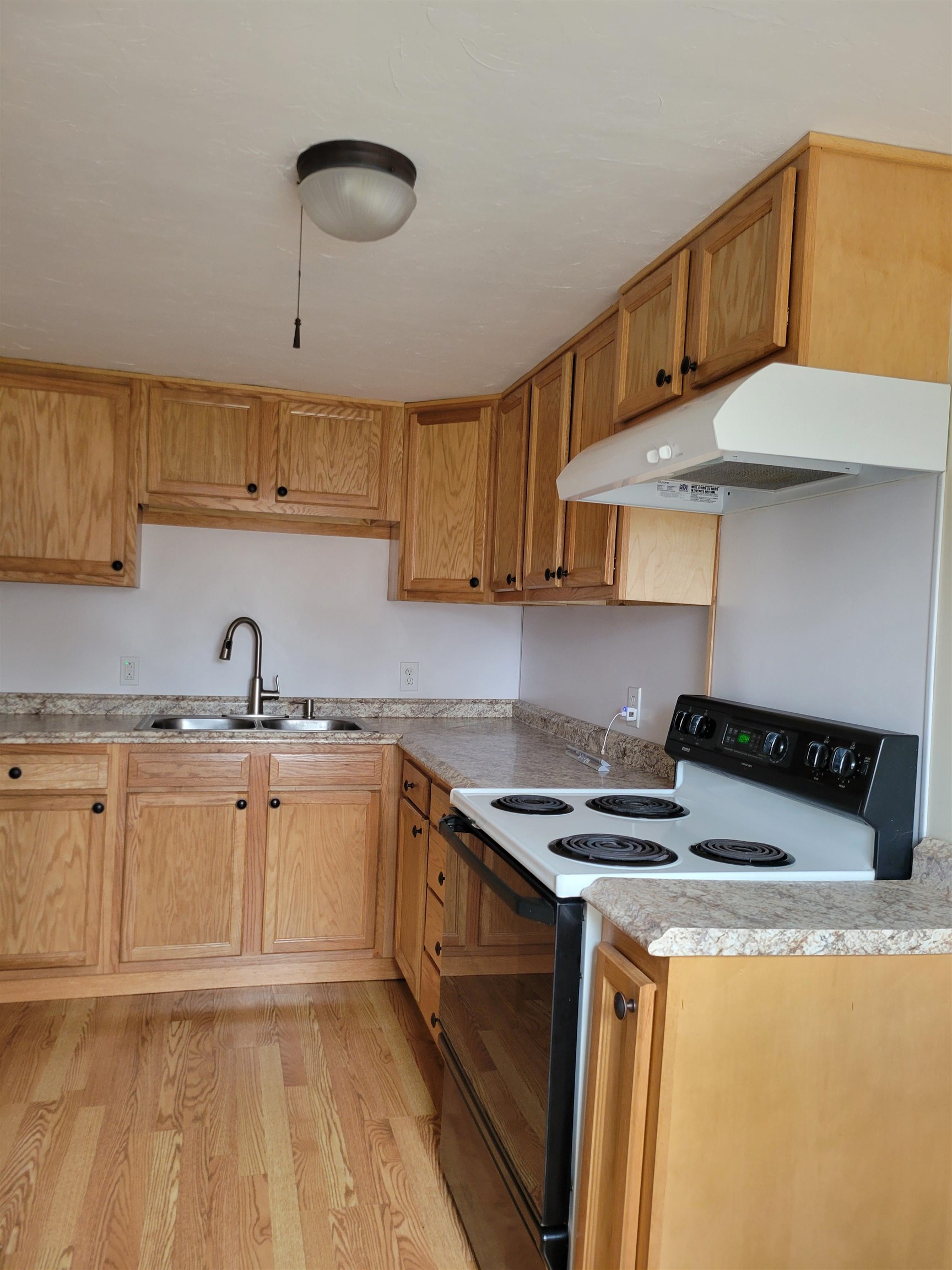 106 A Emerson Avenue Hampstead, NH 03841 - Photo 4 of 20