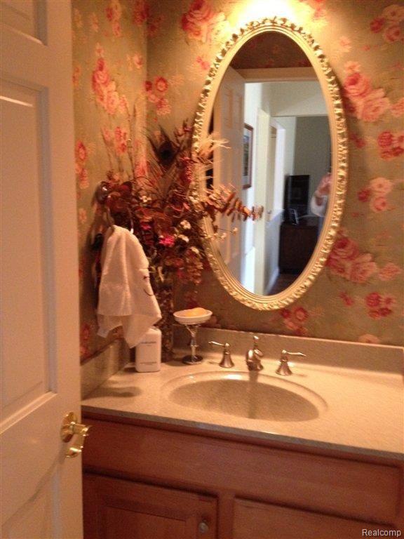 1839 Campus Court Rochester, MI 48309 - Photo 3 of 15 069.JPG