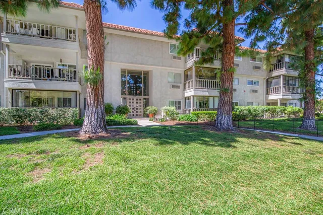 $499,000 | 2402 Via Mariposa West, Unit 1C, Laguna Woods, CA 92637