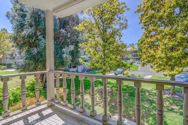 $499,000 | 2402 Via Mariposa West, Unit 1C, Laguna Woods, CA 92637