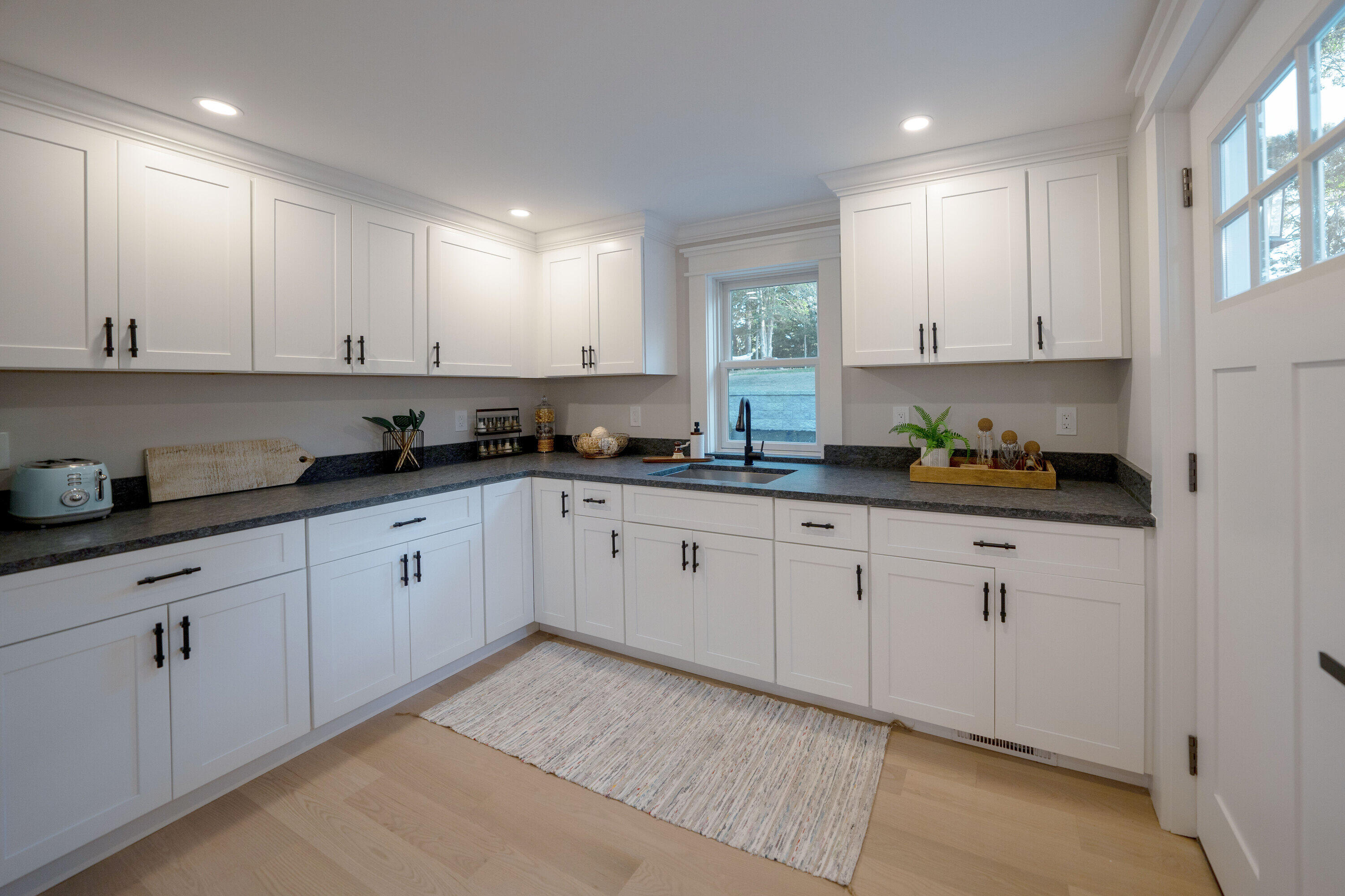 29 Summerwind Lane Centerville, MA 02632 - Photo 40 of 95 Walk-In Pantry