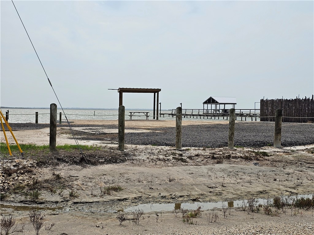 227 Palmetto Point Road Rockport, TX 78382 - Photo 9 of 10 a view of entryway