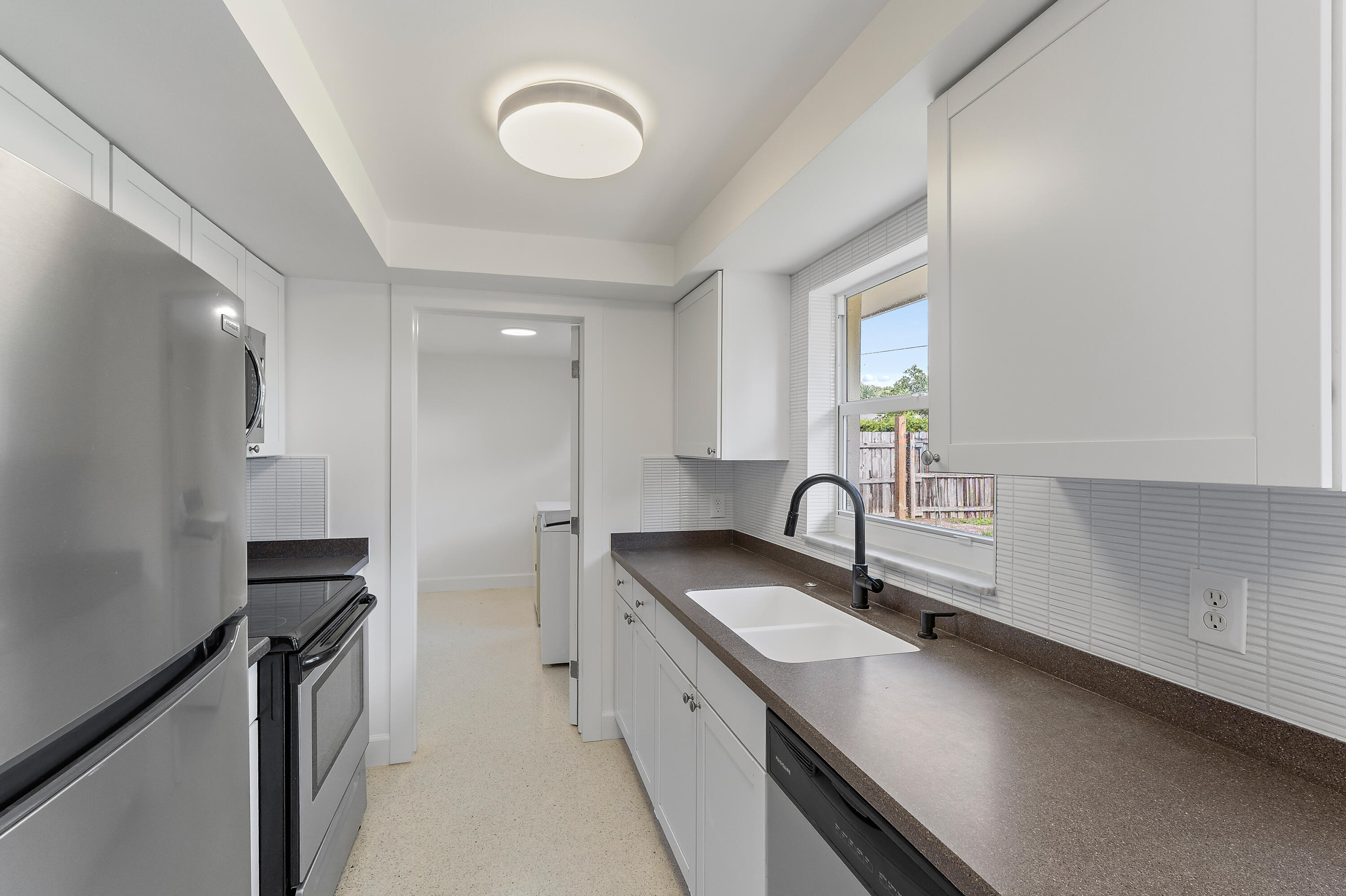 9 Windsor Road East Jupiter, FL 33469 - Photo 15 of 29 020-9WindsorRdE-Jupiter-FULL