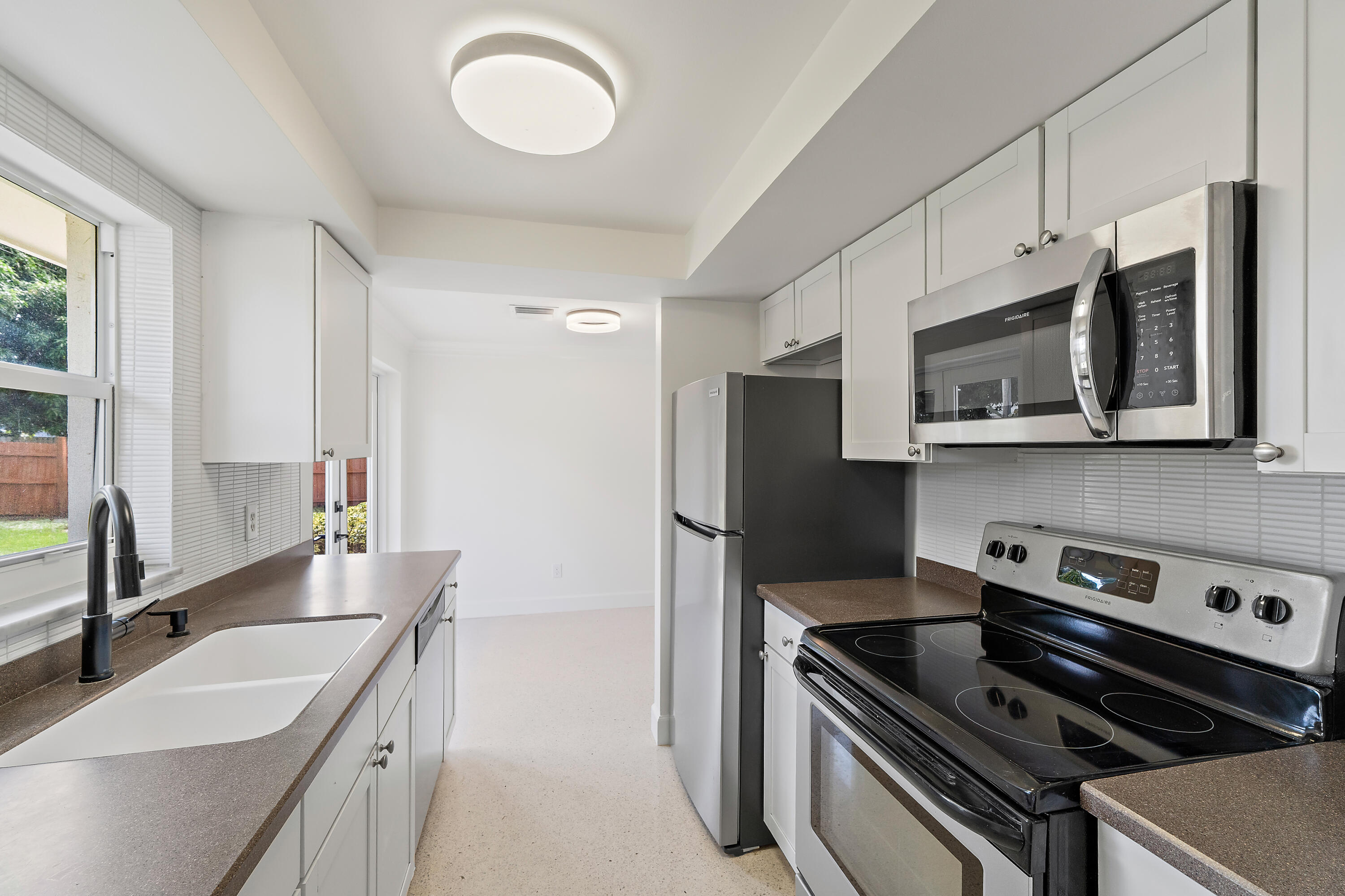 9 Windsor Road East Jupiter, FL 33469 - Photo 16 of 29 023-9WindsorRdE-Jupiter-FULL