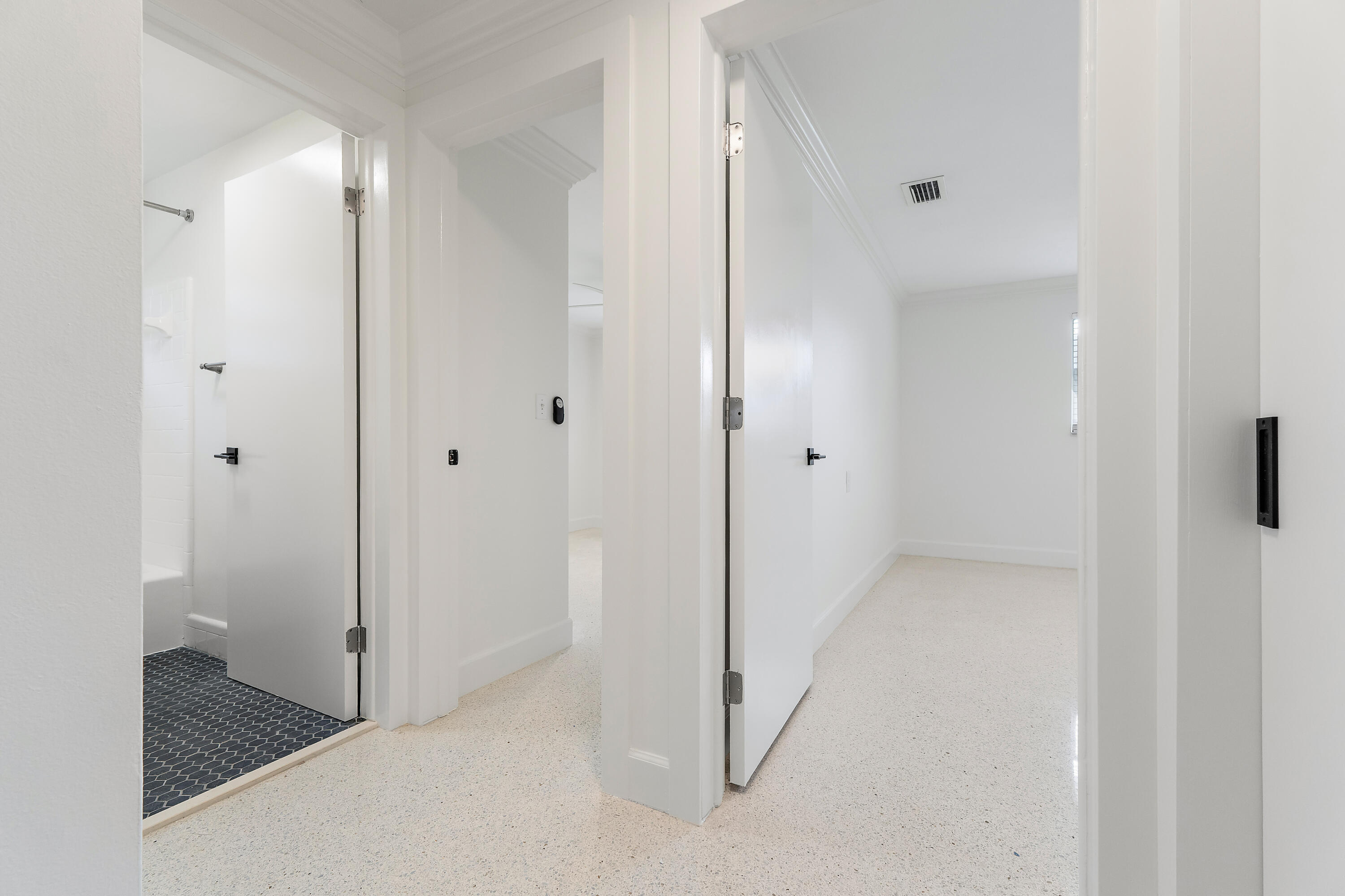 9 Windsor Road East Jupiter, FL 33469 - Photo 19 of 29 026-9WindsorRdE-Jupiter-FULL